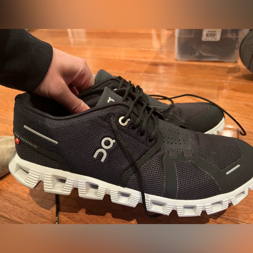 OnCloud Black Sneakers- Black and White. Excellent condition.